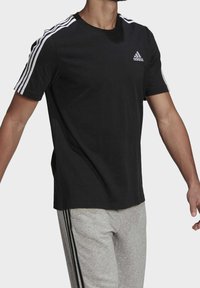 adidas Performance T-shirt med print - black
