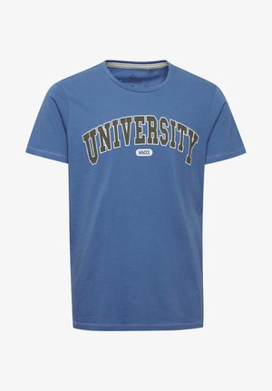 Sinine puuvillane T-särk lühikeste varrukatega ja ümarate kaelustega. Rinnal on sõna "UNIVERSITY" julgete, kontrastsete graafikatega.