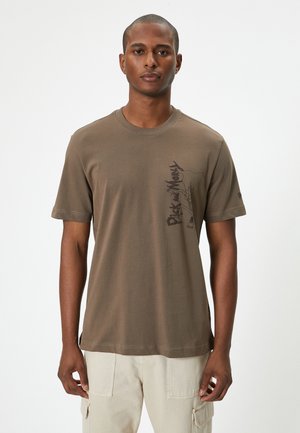 RICK AND MORTY LICENSED  - T-shirts print - brown