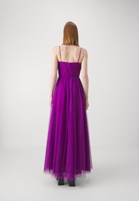 ML Monique Lhuillier NYLA LONG DRESS - Proginė apranga - bright magenta