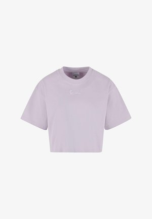 Apskirpta levandų spalvos medvilnės marškinėliai. Su apvaliu kaklu ir trumpomis rankovėmis, priekyje subtilus siuvinėjimas.