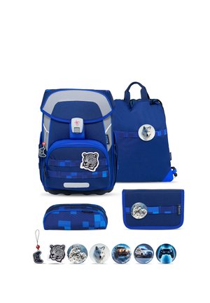 Belmil, SCHULRANZEN MAXI PLUS PREMIUM, 5-TEILIG, BRUST- UND HÜFTGURT,PATCH SET - Schulranzen Set - blau