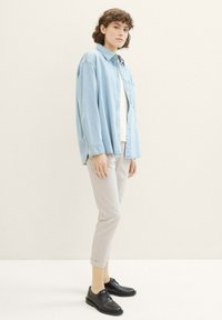 TOM TAILOR Bukser - sandy beige stripe
