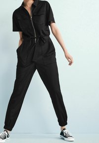 Next Overal - black