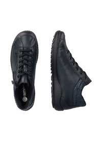 Schwarze Leder-Sneaker mit strukturierten Seitenpaneelen, runder Spitze und Gummisohlen. Verfügt über Schnürsenkel und einen seitlichen Reißverschluss zur Verschluss.