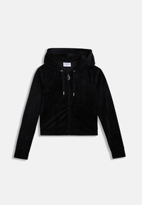 Μαύρη cropped φούτερ με κουκούλα από απαλó βελούδινο ύφασμα. Διαθέτει φερμουάρ μπροστά, ρυθμιζόμενο κορδόνι στην κουκούλα και δύο μπροστινές τσέπες.