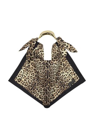 Sciarpa con stampa leopardata e bordo nero legata intorno a una maniglia curva dorata lucida che forma un accessorio di moda decorativo.