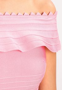 Missguided Sukienka etui