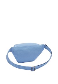 Blaues Stoff-Gürteltasche mit dreieckiger Form, verstellbarem Riemen und glatter Textur. Verfügt über einen Reißverschluss und ein minimalistisches Design.