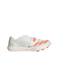 Chaussure de sport blanche avec un dessus en maille, accents orange et trois bandes orange. Présente un design superposé et une semelle texturée pour l'adhérence.