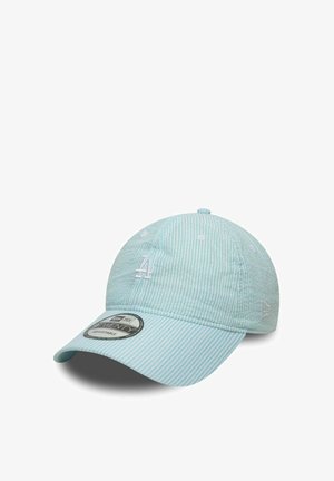 Hellblau-weiß gestreifte Baseballkappe mit aufgesticktem "LA"-Logo auf der Vorderseite und verstellbarem Riemen am Schirm.