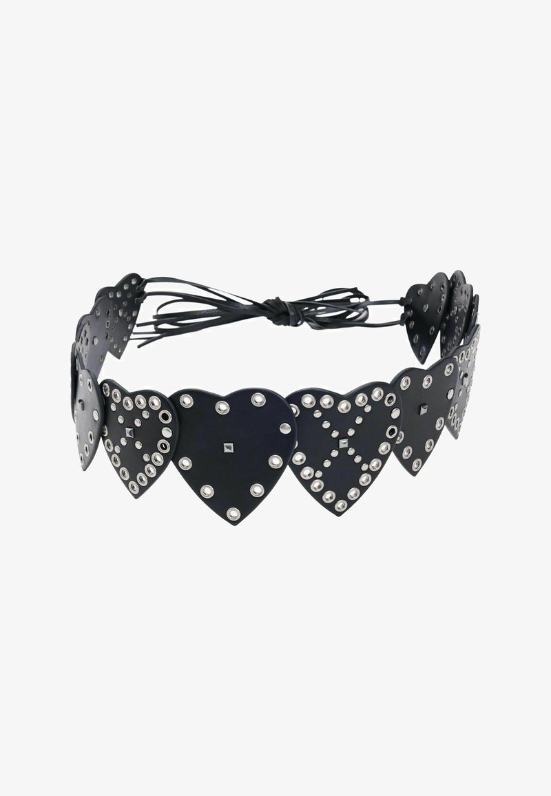 Ceinture en cuir noir avec des cœurs cloutés alternés et une fermeture à lacets, présentée sur un fond blanc.