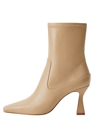 Kotníková obuv na vysokém podpatku - beige