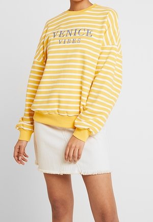 Sweatshirt - white