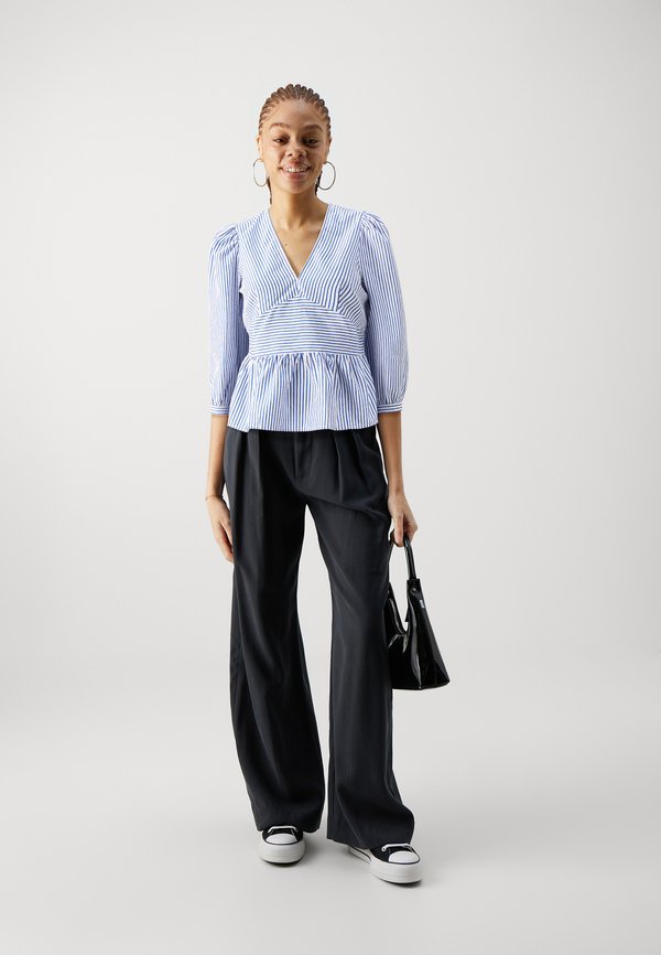 VMMADDIE V NECK - Blouse2