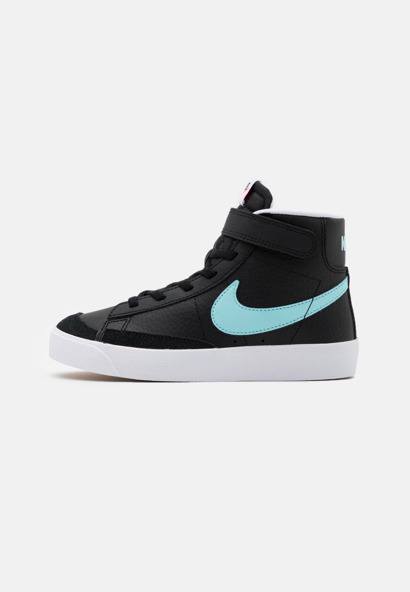 nike sneakers hoog