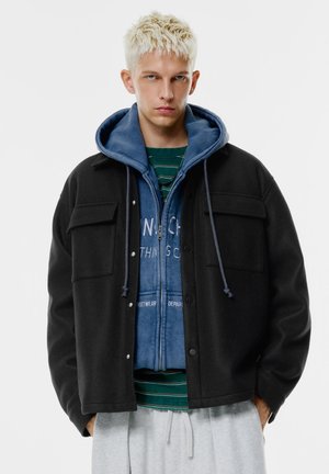 WITH POCKETS - Kevyt takki - black