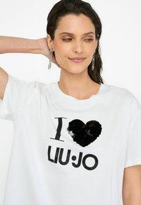 LIU JO WITH APPLIQUÉS - Trükipildiga T-särk - white