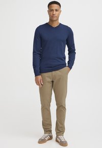 Unselected, beige brown