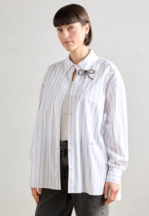 GIRLFRIEND SHIRT - Hemd - bright white/faded denim