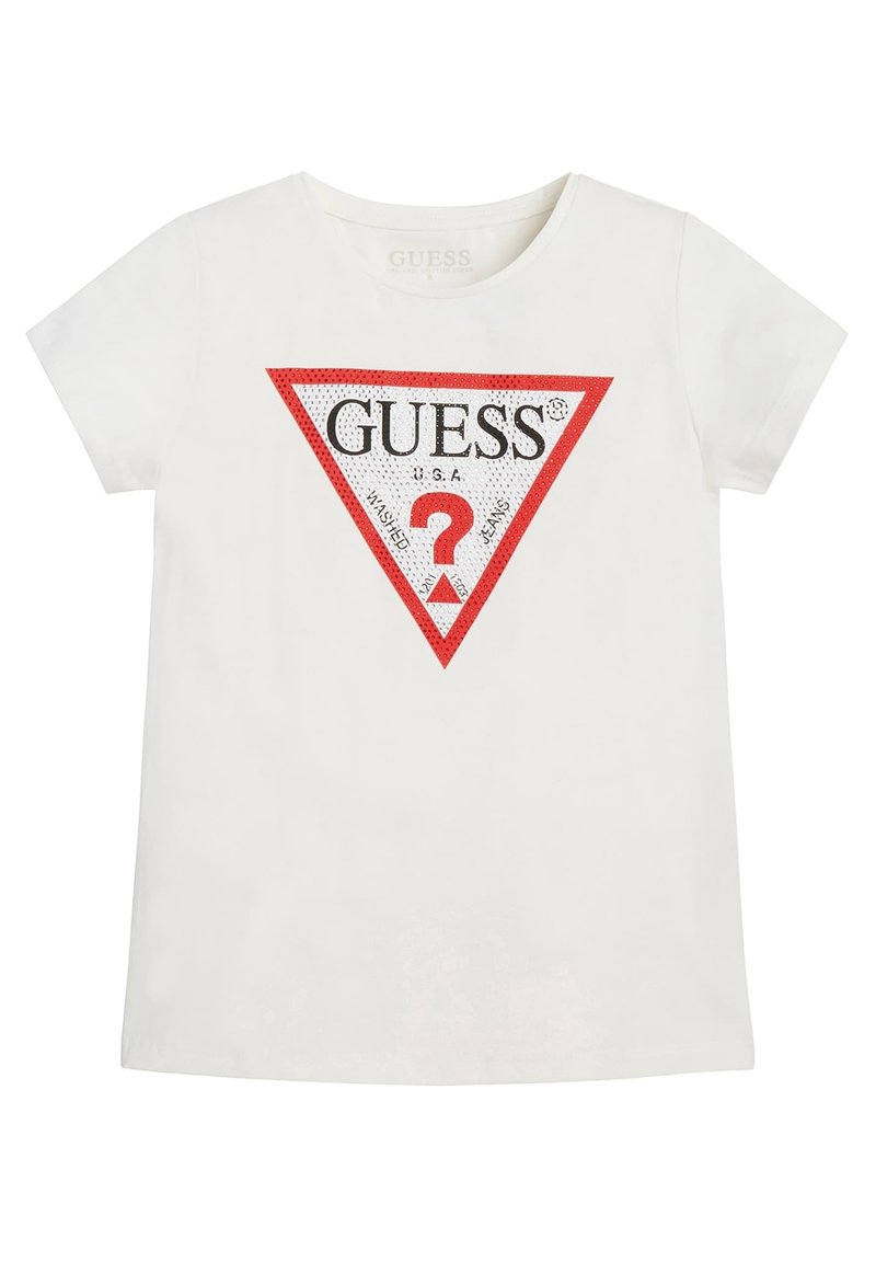 Weißes kurzärmeliges T-Shirt mit einem roten dreieckigen Grafikdesign, auf dem der Schriftzug "GUESS" und ein zentraler Fragezeichen in Netzstruktur abgebildet sind.