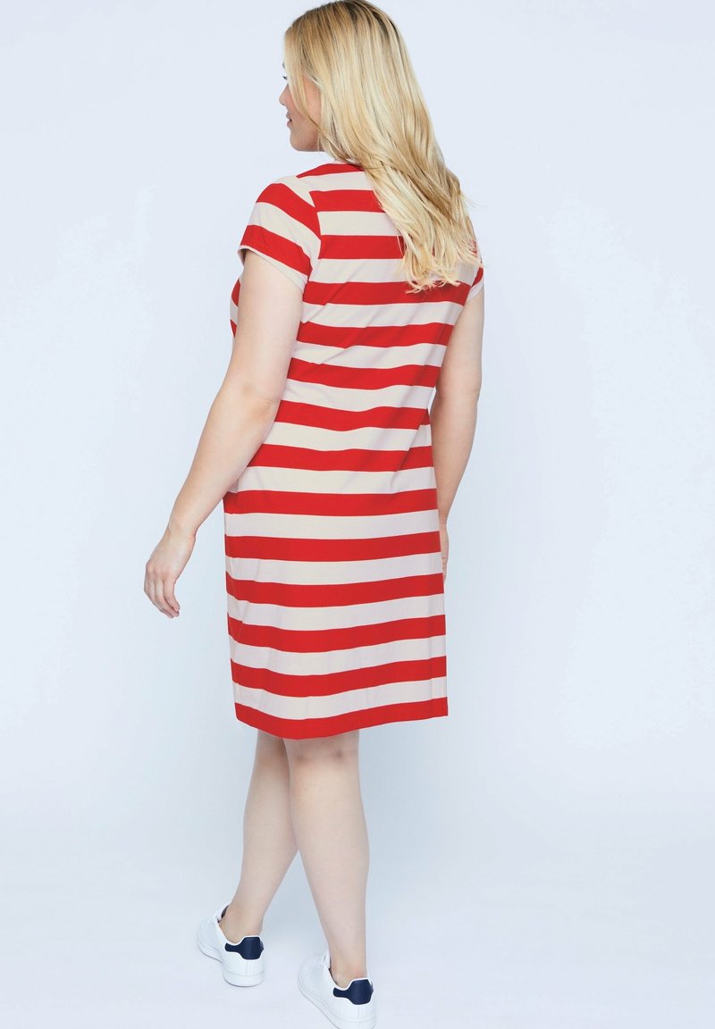 Damen Freizeitkleider | Ulla Popken Jerseykleid salsa/rot - AN39773 Damen Freizeitkleider | Ulla Popken Jerseykleid salsa/rot - AN39773