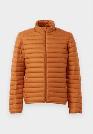 Doudoune en orange brûlé, avec un col montant et un design matelassé à rayures horizontales, fermeture éclair entièrement sur le devant et poignets élastiques.