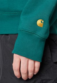 Carhartt WIP CHASE - Felpa - chervil/gold