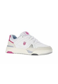 Sneaker bianco con accenti rosa e grigio. Presenta una tomaia in pelle liscia, collare imbottito, chiusura con lacci e suola in gomma con grip testurizzato.