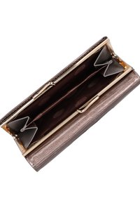 Leren portemonnee met metallic finish in lichtbruin met een gestructureerde afwerking. Het interieur heeft donkerbruine stof met polka dots en meerdere kaartvakken.