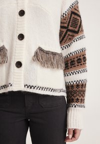 Odd Molly Strickjacke - light chalk