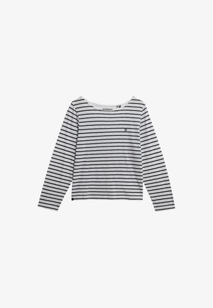 Langærmet hvid skjorte med vandrette sorte striber, rund halsudskæring og et lille logo på brystet. Blødt, let materiale.