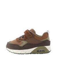 Unselected, tan brown