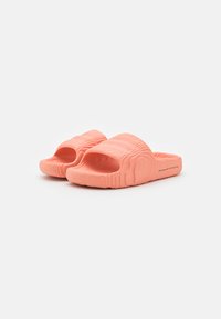 adidas Originals ADILETTE 22  - Natikače za bazen - clay/core black