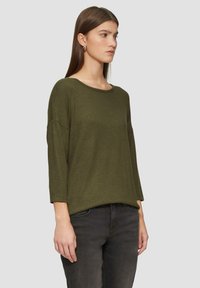 QS Longsleeve - tannengrün