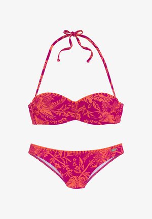 Heledus komplekt erksa roosa värviga, millel on oranž lillemuster. Ülemine osa on kaela seotud ja sisepadi; alumine osa on madala vöökohtadega.