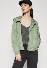 ONLY ONLMALOU JACKET - Vetrovka - hedge green