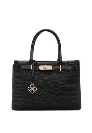 Sac tote noir texturé avec anses doubles, fermeture à clip doré et charm décoratif doré à l'avant.