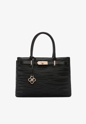 Sac tote noir texturé avec anses doubles, fermeture à clip doré et charm décoratif doré à l'avant.