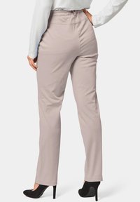 GOLDNER SCHLUPF LOUISA  - Broek - putty