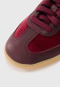 adidas Originals SAMBA OG - Sneaker low - shadow red/maroon/gum/braun -  Zalando