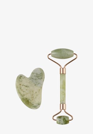 ZOË AYLA GUA SHA AND ROLLER SET - Gua Sha e rulli - green