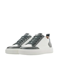 ALEXANDER SMITH Sneakers basse - bianco