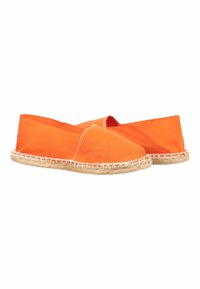 Espadrilles en toile orange avec une semelle en jute tressé, présentant un design simple et des accents brodés le long du bord.