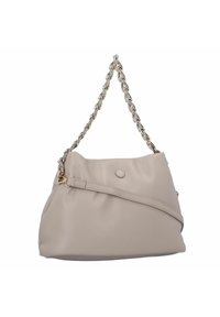 Beige faux leren handtas met een slouchy ontwerp, een kettingband en een drukknoopsluiting. Bevat subtiele stiksels en een gladde textuur.