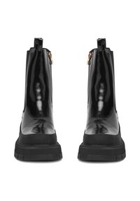 Czarne lakierowane botki za kostkę z grubą gumową podeszwą, z suwakiem po bokach i eleganckim, gładkim wykończeniem.