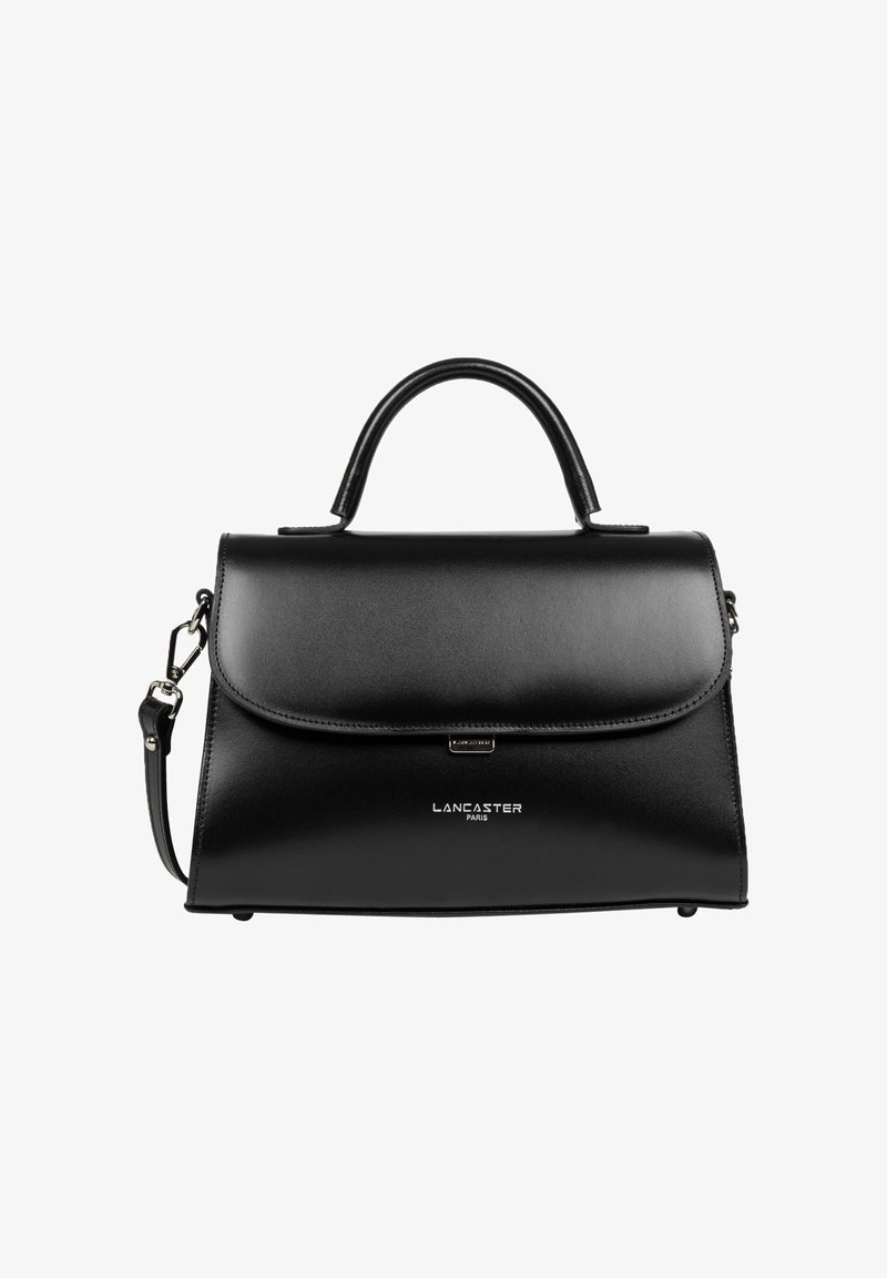 Borsa a mano in pelle nera con un design strutturato, manico superiore e tracolla staccabile. Presenta una chiusura a pattina e un dettaglio con logo sulla parte anteriore.