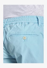 Niewybrane, dark turquoise solid