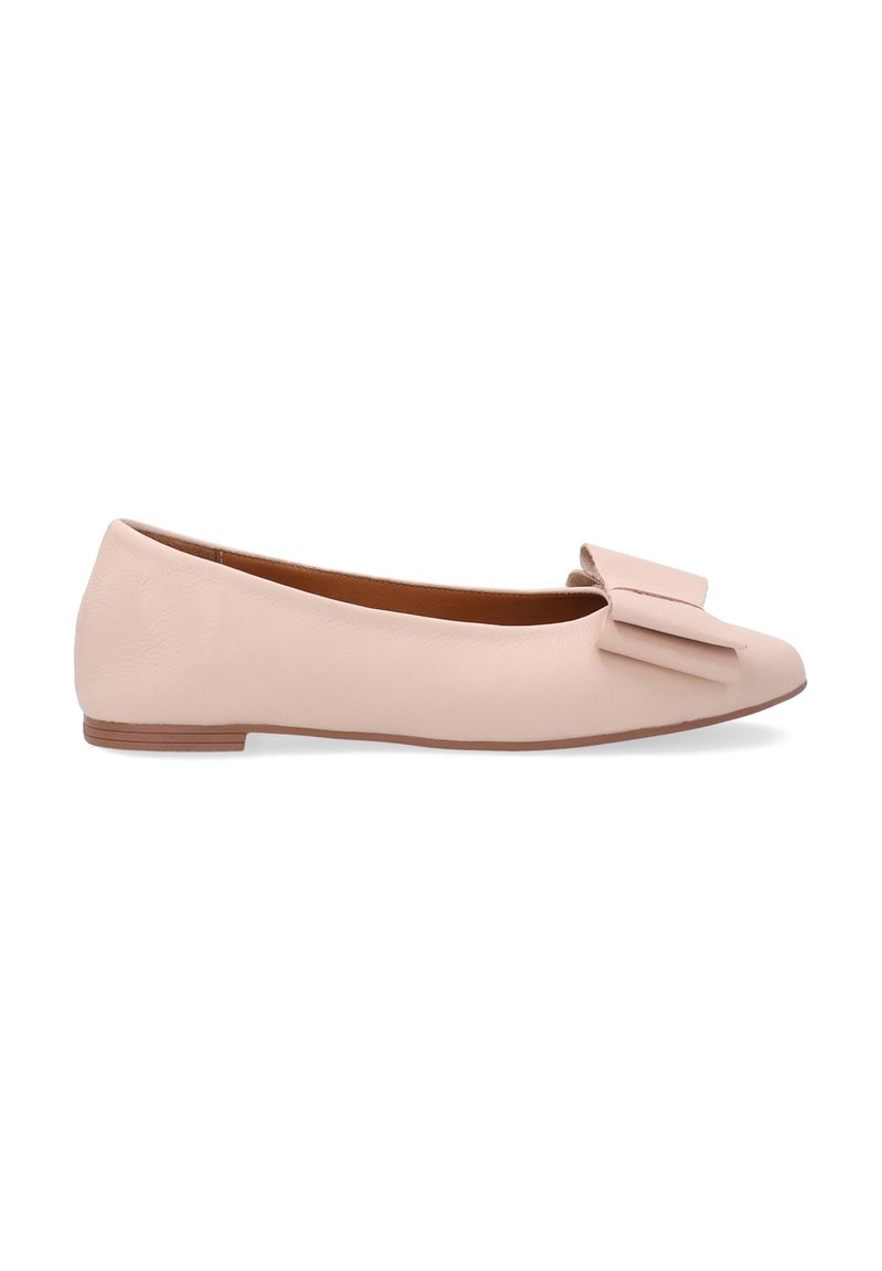 Hellrosa Leder-Ballerinas mit spitzem Fuß und einer Schleifenverzierung vorne. Minimalistisches Design mit flacher Sohle und glatter Textur.