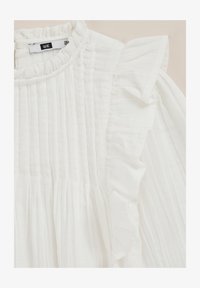 Unselected, white